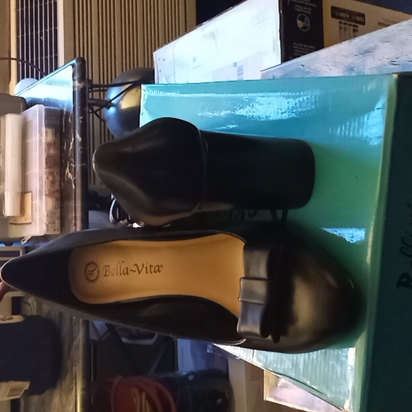 shoes - Picture 2 of 3